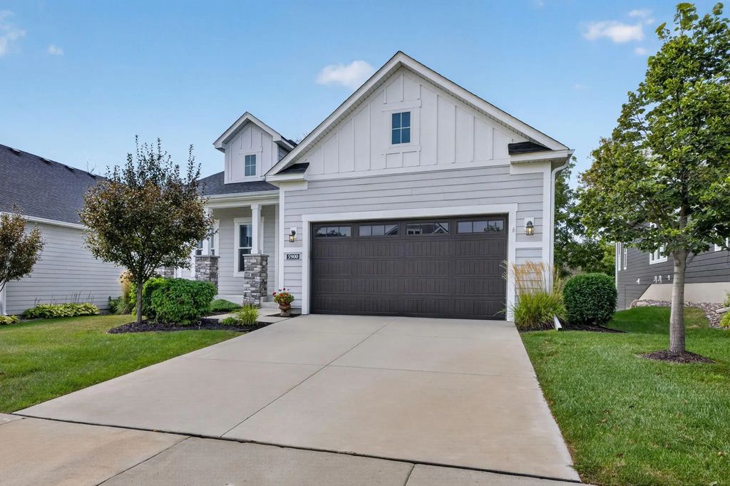 5900 Ayrshire Lane, Shorewood