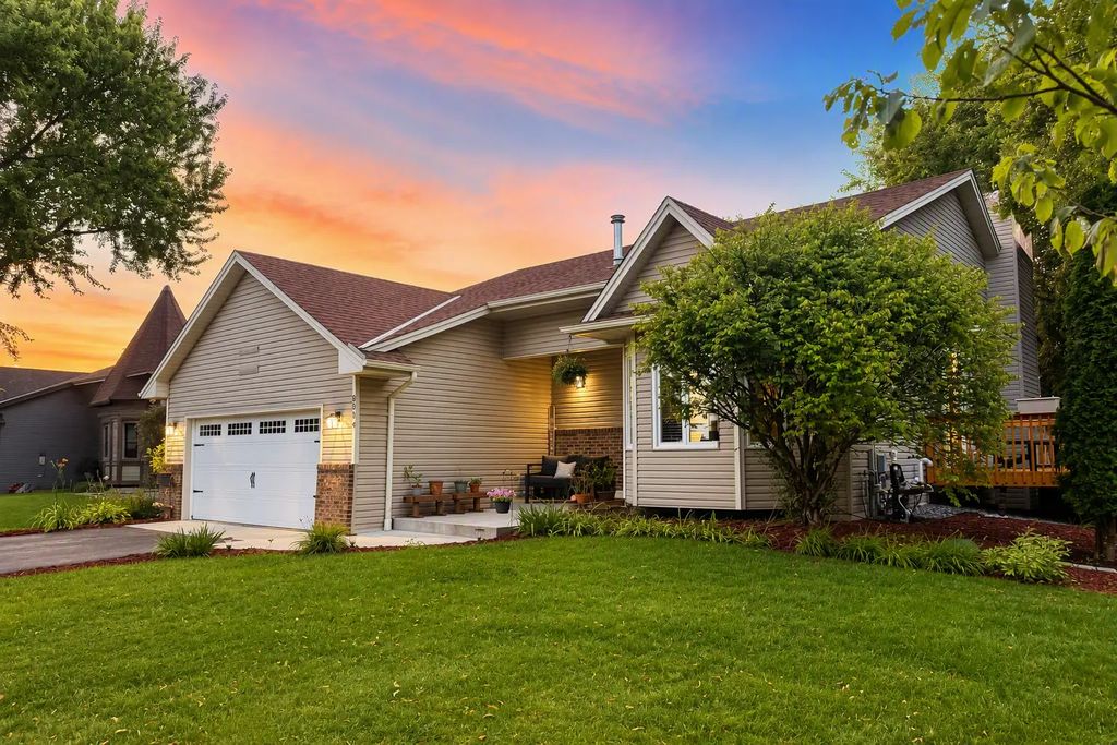 8214 109th Place N, Champlin