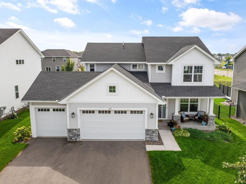 509 Waterford Place, Waconia
