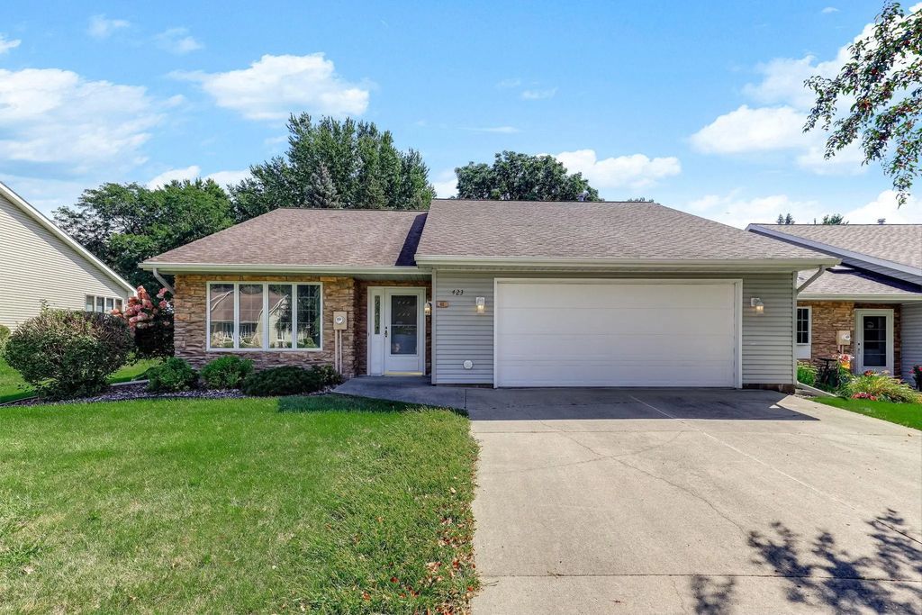 423 Tischler Avenue Se, Faribault