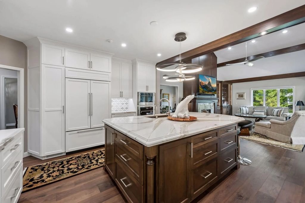 1138 Kingsley Circle N, Mendota Heights
