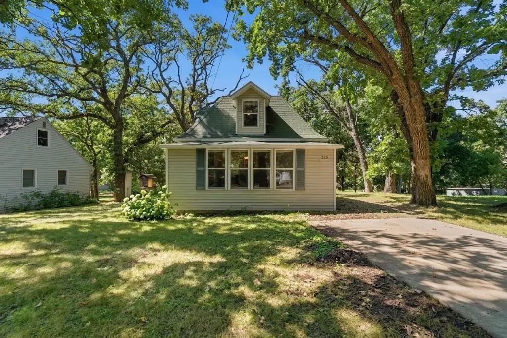 225 Cedar Street Ne, New London