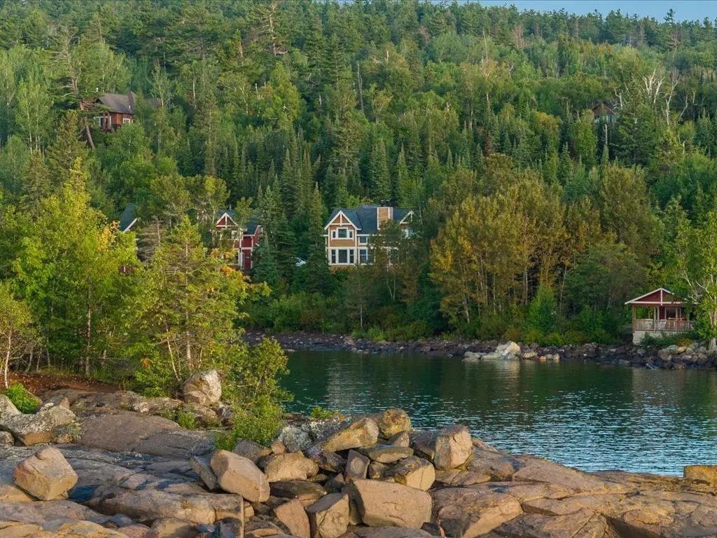 Cove Point Lodge 4576 Cove Side Cottages 410, Beaver Bay