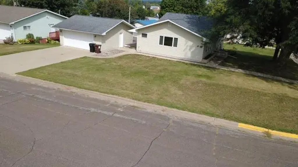 101 N Robert Street, Mabel