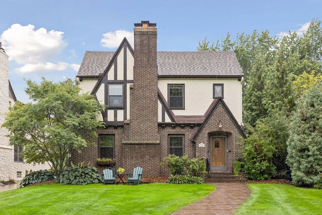 215 W Minnehaha Parkway, Minneapolis
