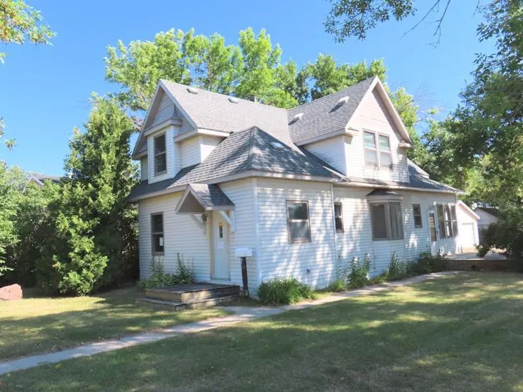 518 Main Avenue N, Thief River Falls