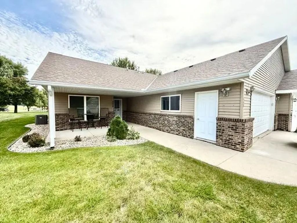 308 Aspenwood Drive, Redwood Falls