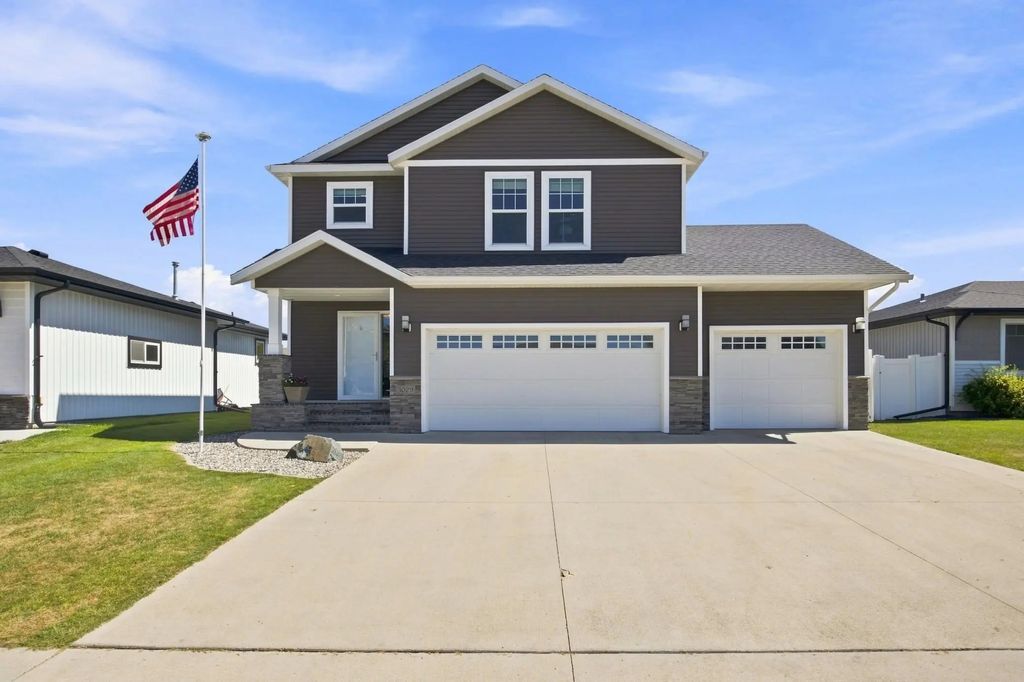 3029 2nd Street E, West Fargo