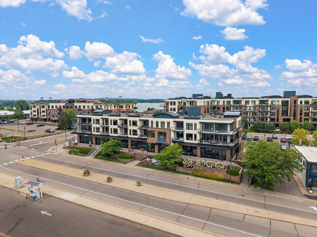 4100 Shoreline Drive, Spring Park