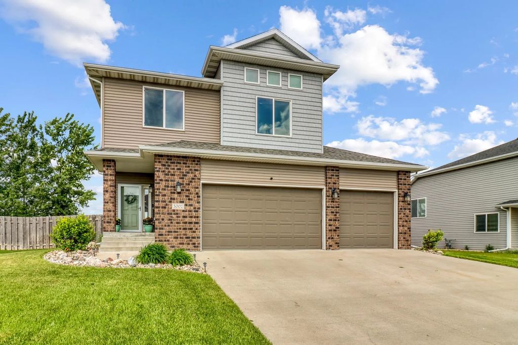 5001 44th Street S, Fargo