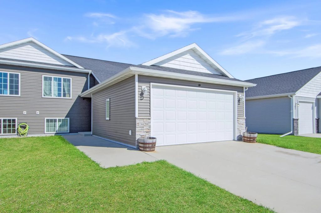 3420 17th Street S, Moorhead