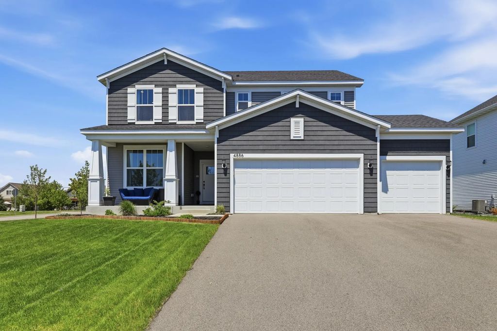 4886 Obsidian Way, Victoria