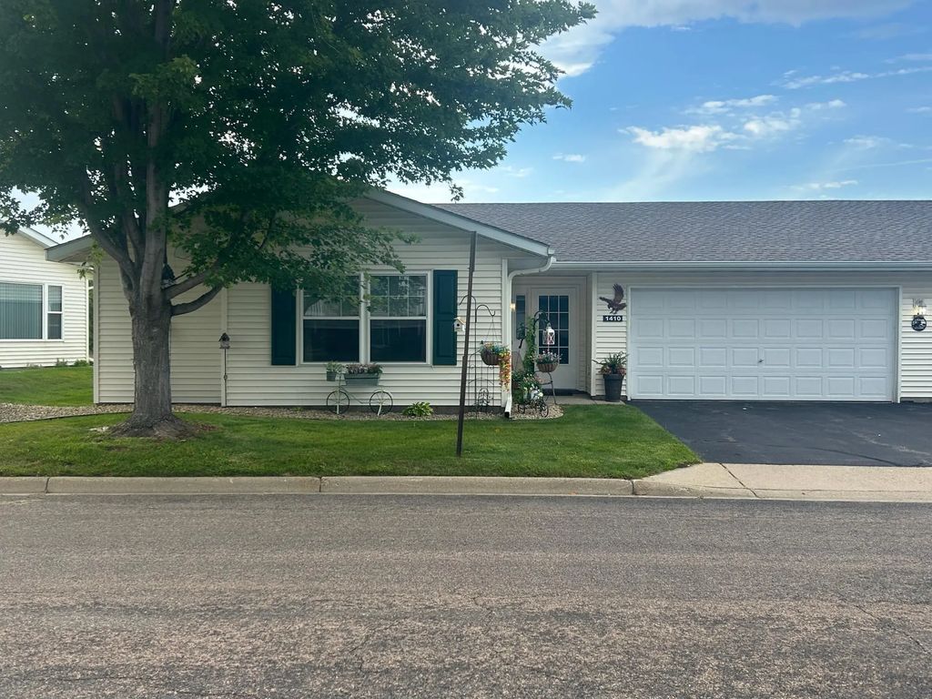 1410 Presidential Drive, Northfield
