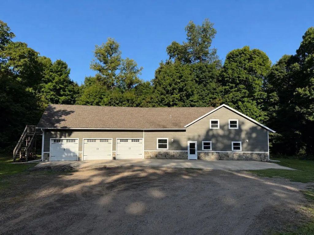 30315 River Pointe Trail, Underwood