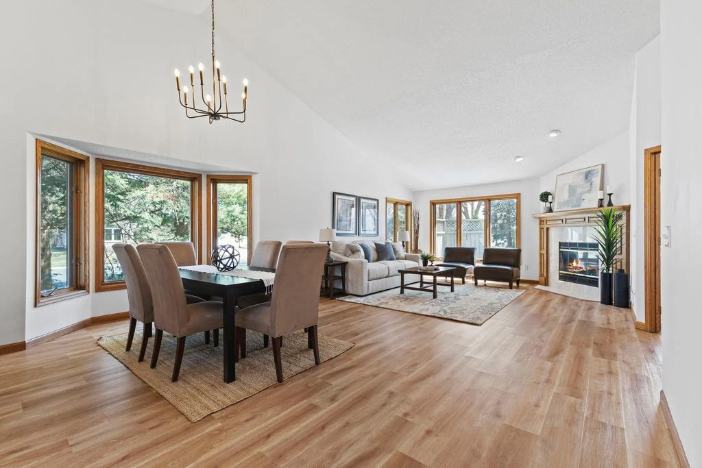 5619 Dunlap Avenue N, Shoreview