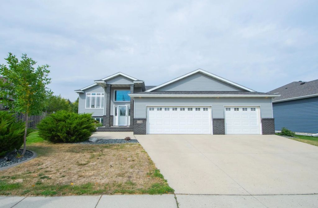 1234 35th Street Circle S, Moorhead