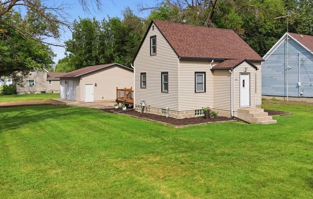 412 S Central Avenue, Mapleton