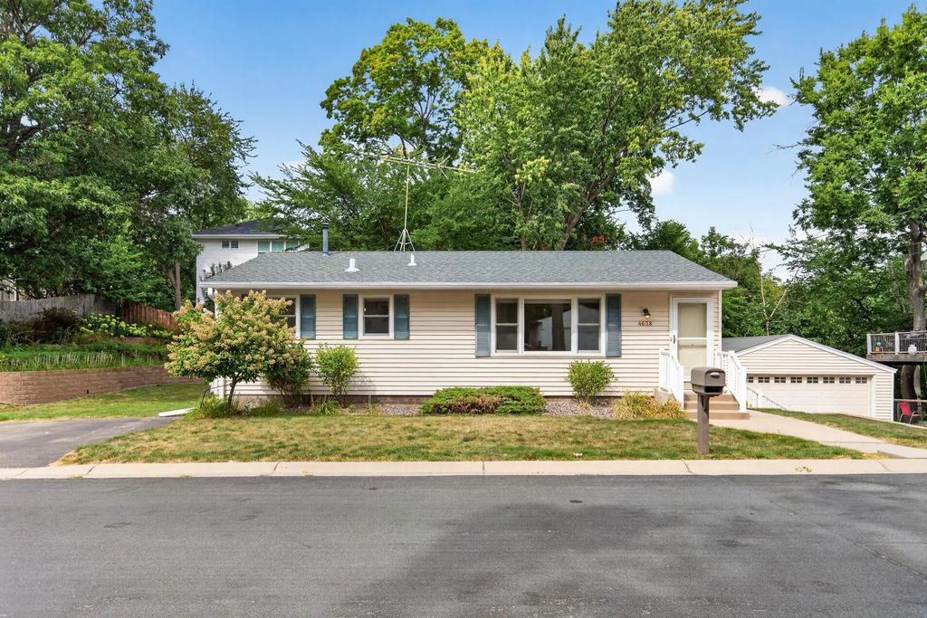 4638 Bedford Road, Mound