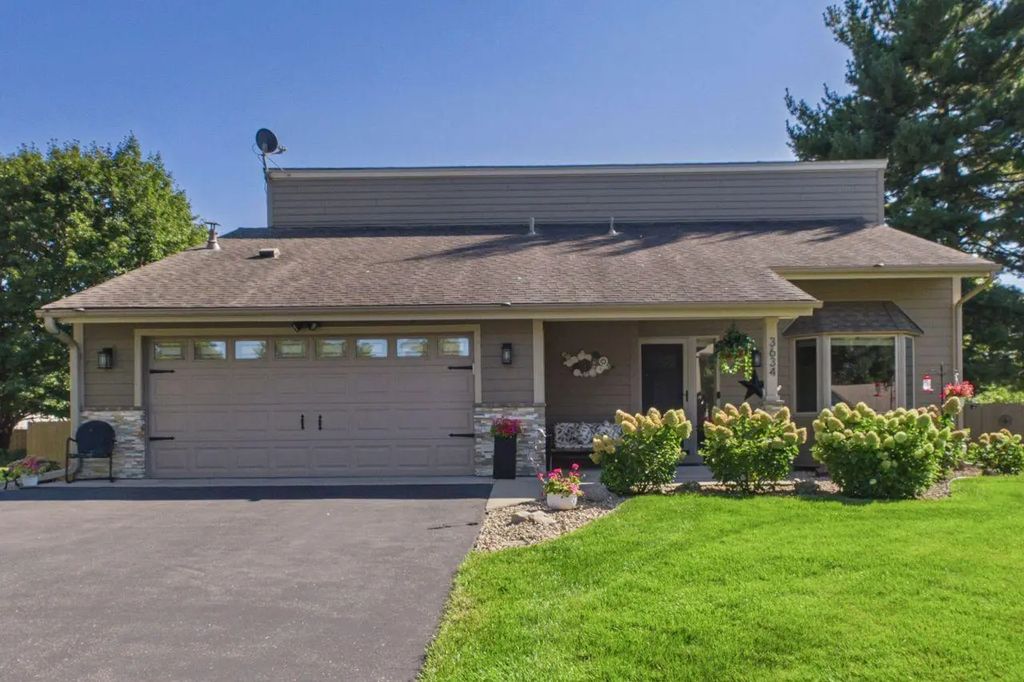 3634 144th Street W, Rosemount