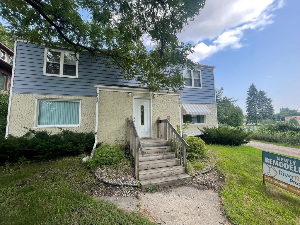 716 8th Street S, Moorhead