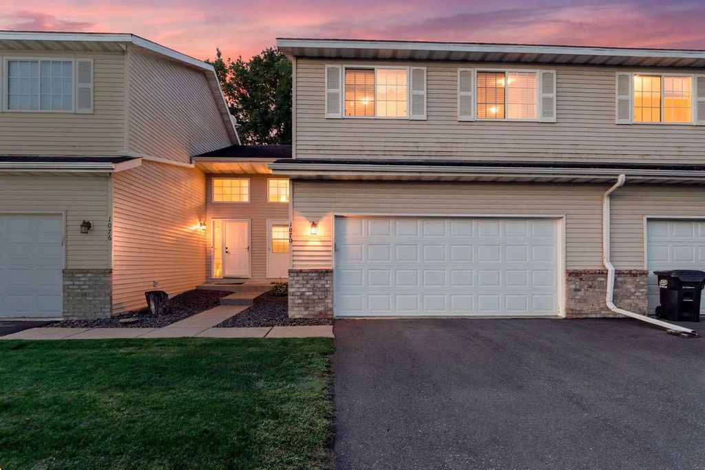 1070 Pine Street, Farmington