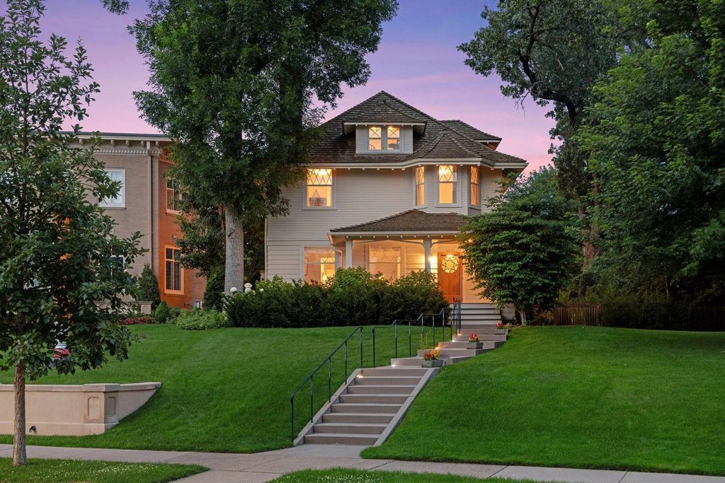 2225 E Lake Of The Isles Parkway, Minneapolis