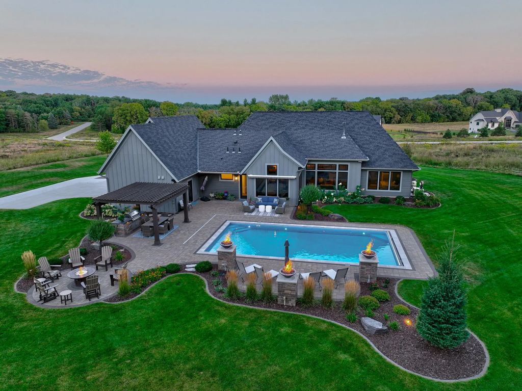 5580 Oakridge Trail S, Afton