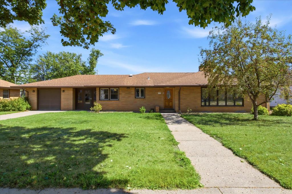 119 S Walnut Street, Belle Plaine