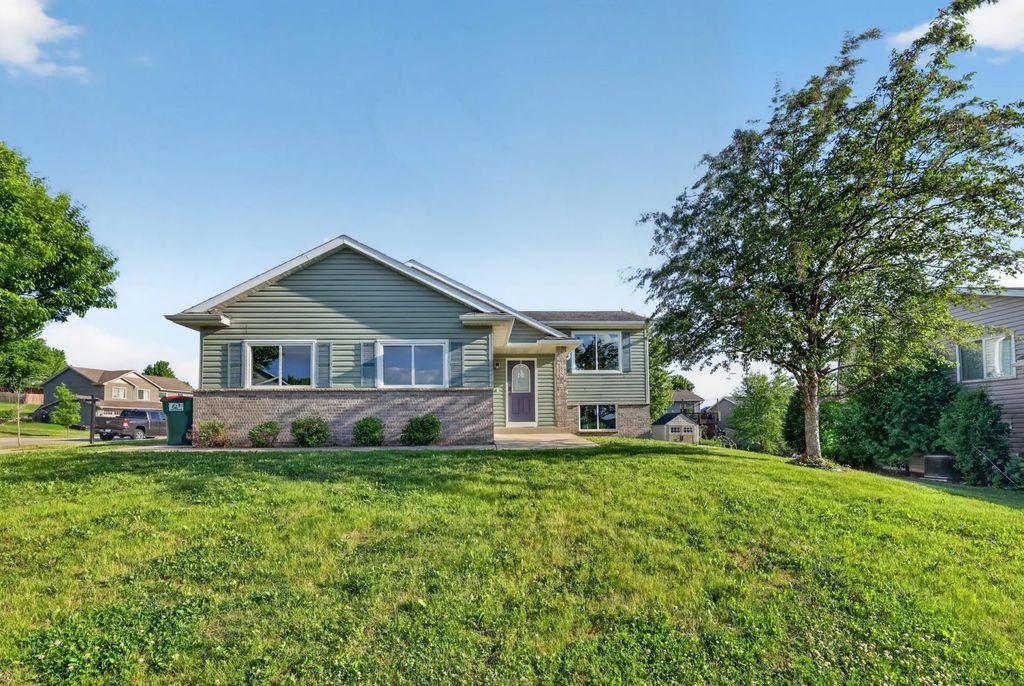 5852 Excalibur Court Nw, Rochester