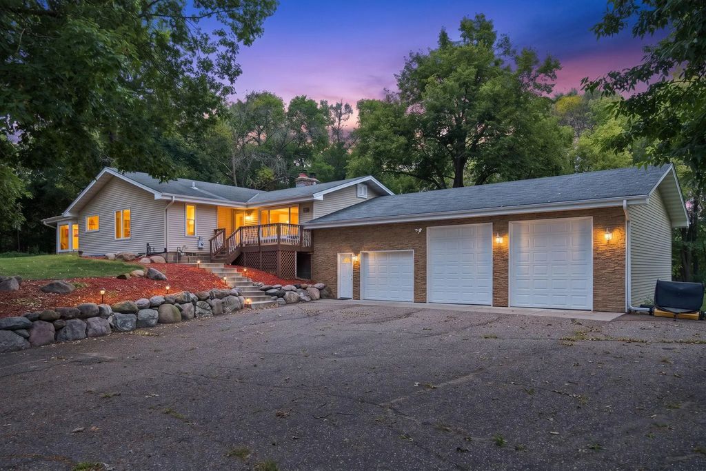 20840 Hidden Ponds Drive, Rogers