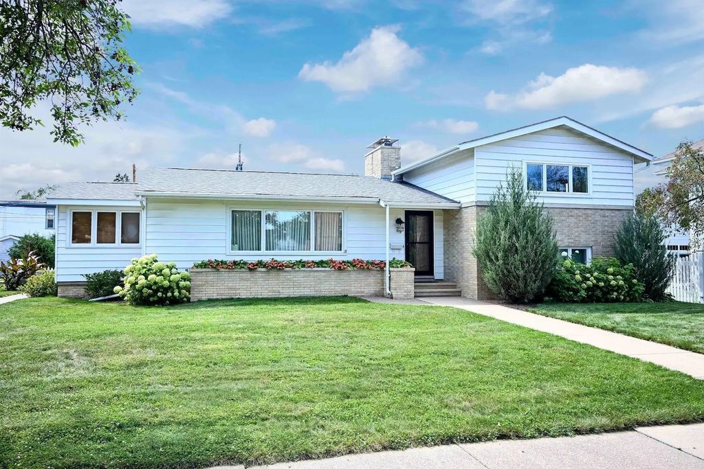 65 E Broadway Street, Winona