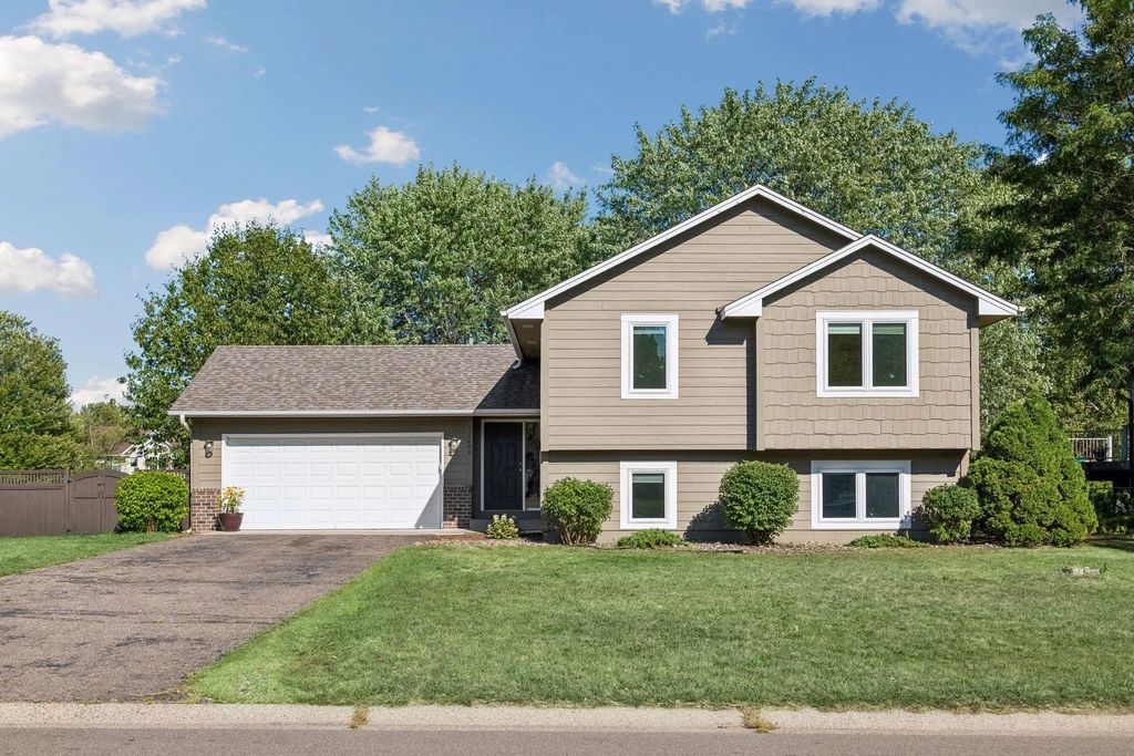 17200 Fieldcrest Avenue, Farmington