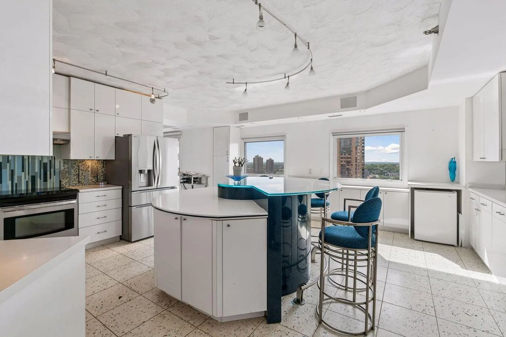1225 Lasalle Avenue 2307, Minneapolis