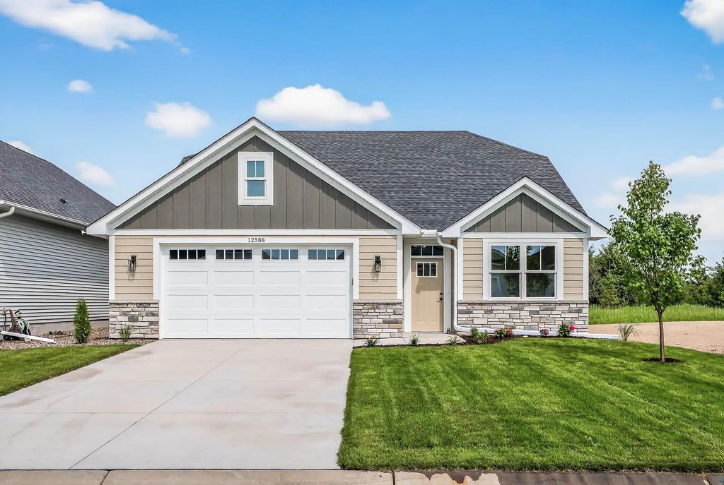 12588 Masters Lane, Lindstrom