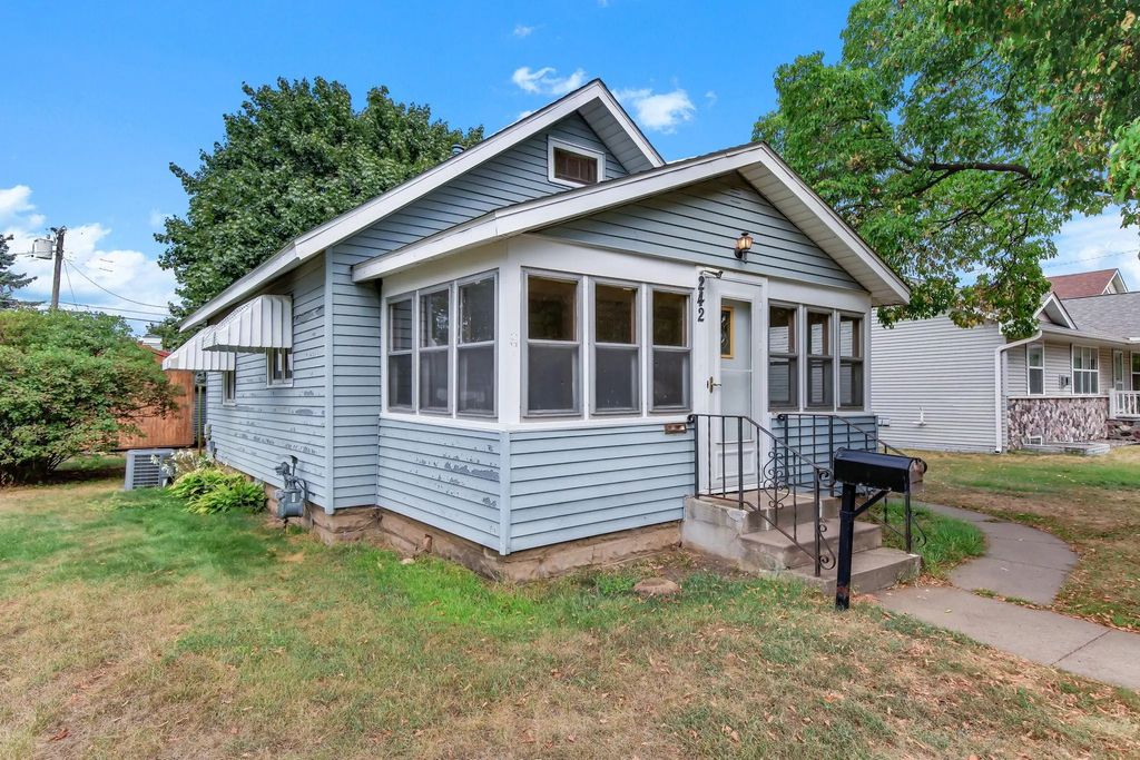 242 Park Street W, South St Paul