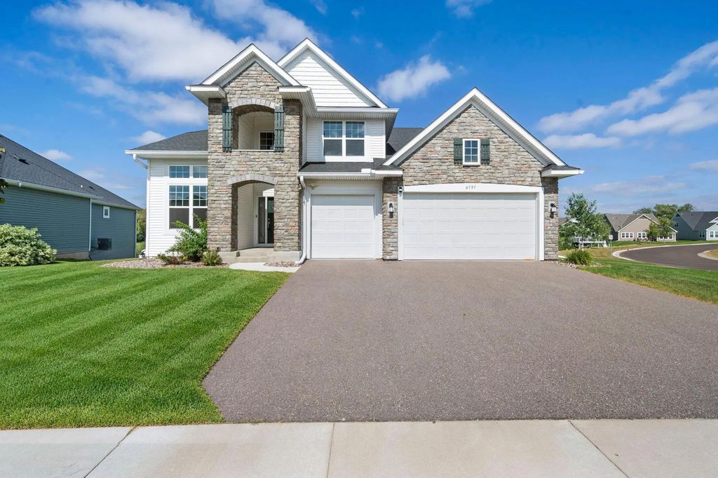 6797 Coach House Lane, Corcoran