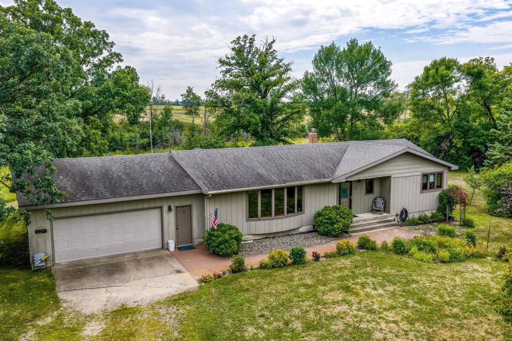 47649 State 92, Clearbrook