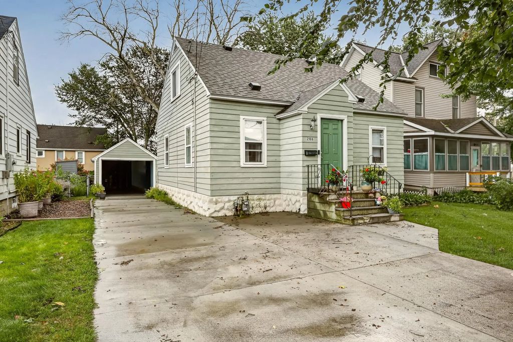 206 11th Avenue Ne, Rochester