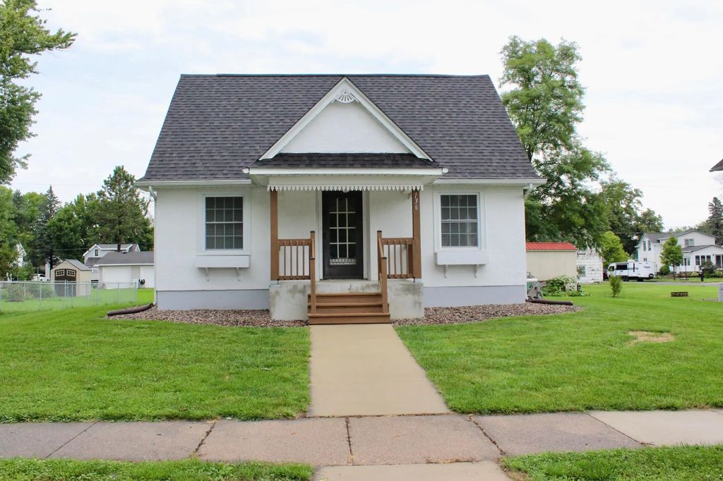 136 2nd Street Se, Blooming Prairie
