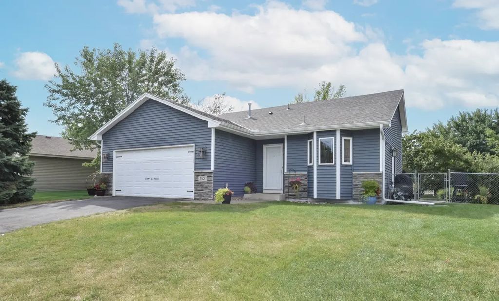 882 115th Avenue Ne, Blaine
