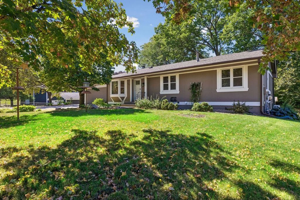1755 Ithaca Lane N, Plymouth