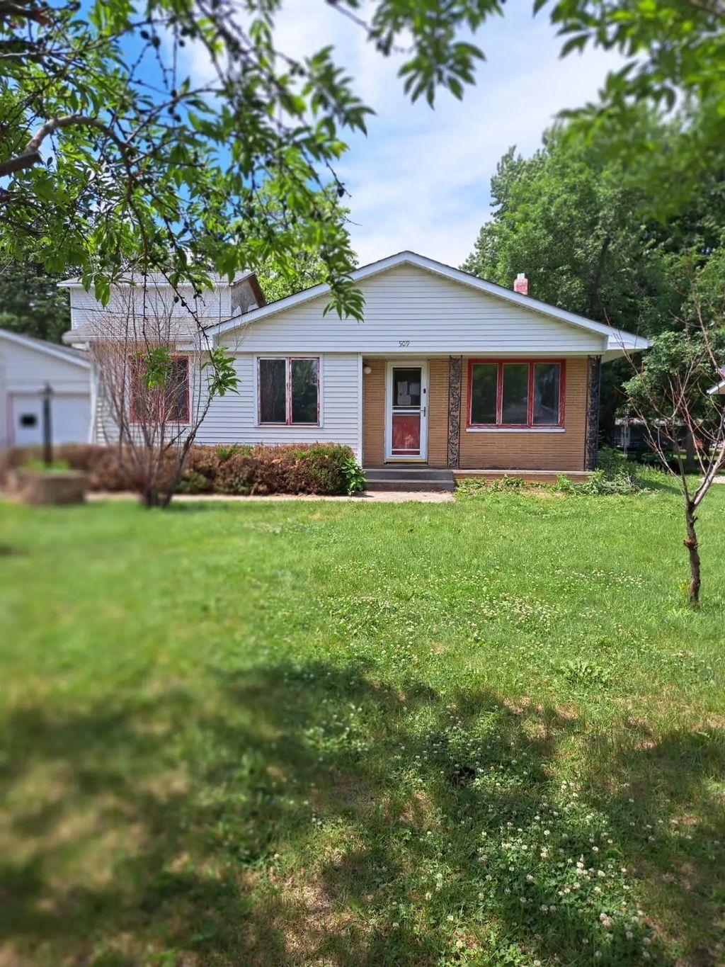 509 12th Street N, Wheaton