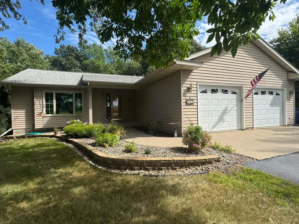 142 Jacks Drive, Madison Lake