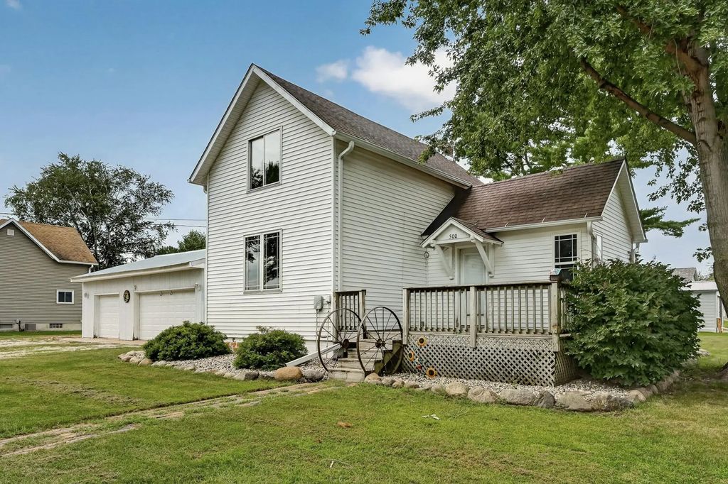 500 Center Avenue S, Hayfield