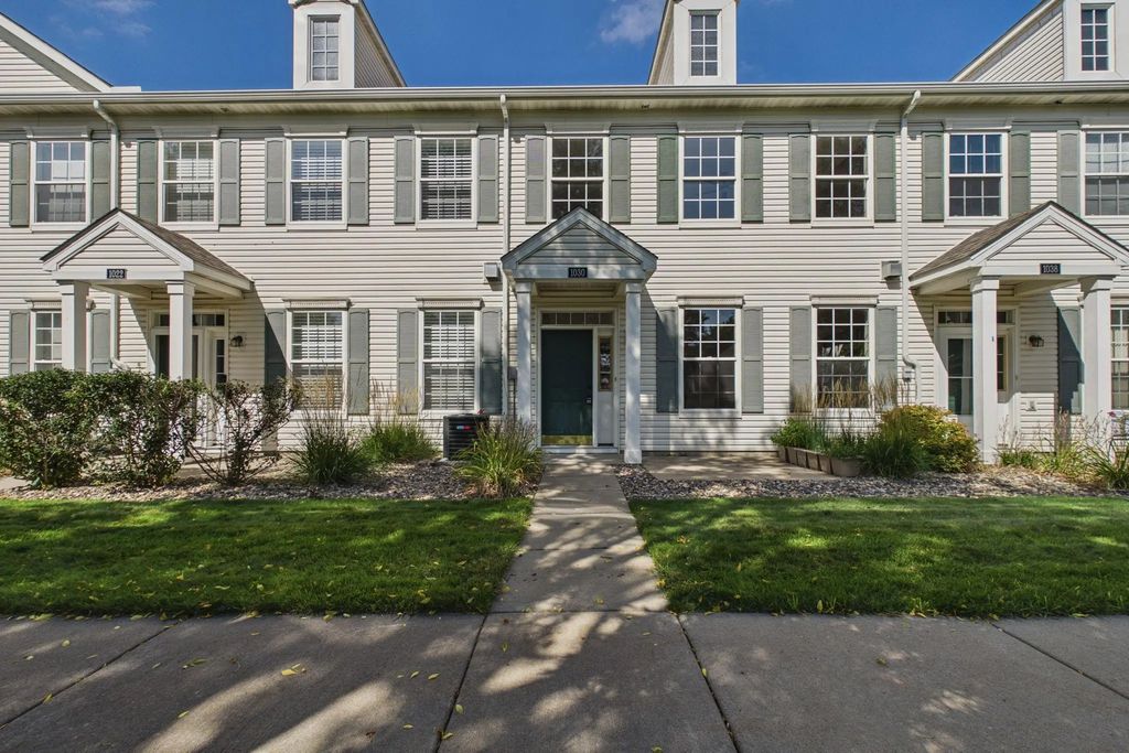 1030 Providence Drive, Shakopee