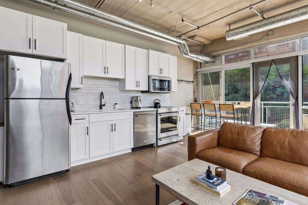 748 3rd Street N 200, Minneapolis