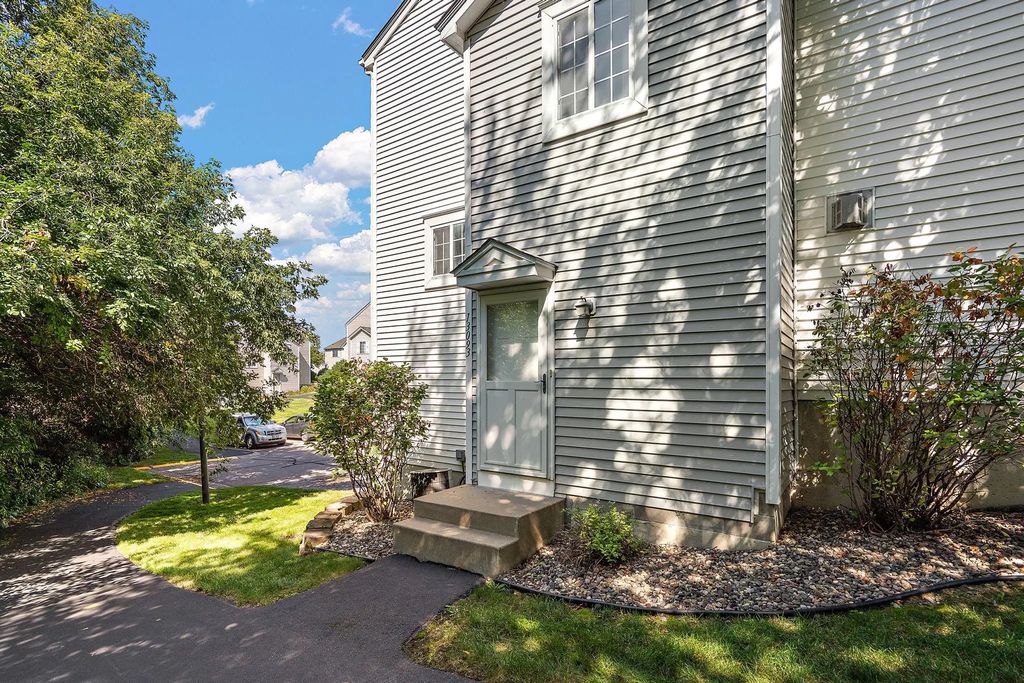13093 Crimson Clover Lane, Eden Prairie
