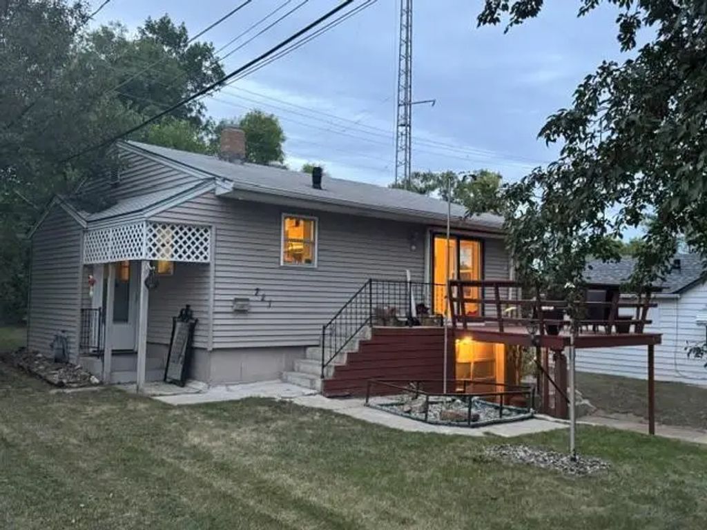 721 Riverside Court, Fergus Falls