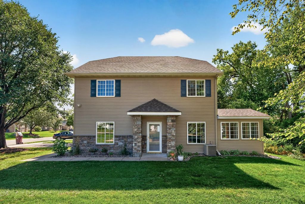3341 Jansen Way, Vadnais Heights
