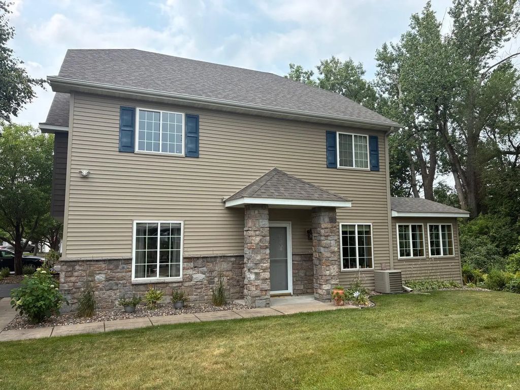 3341 Jansen Way, Vadnais Heights